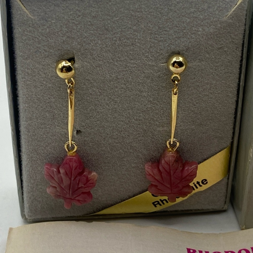 Gold Plated earrings with Carved pink Rhodonite leaves 1.5” - Picture 2 of 8